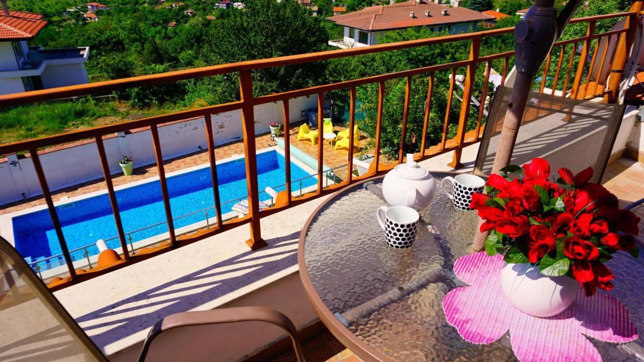 Вила Сънрайз - Villa Sunrise Warna Exterior foto